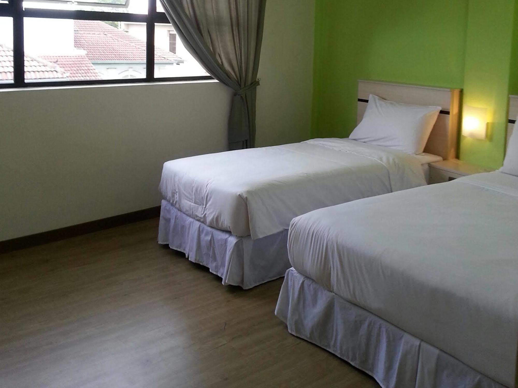 Merlin Hotel Penang George Town Exterior photo