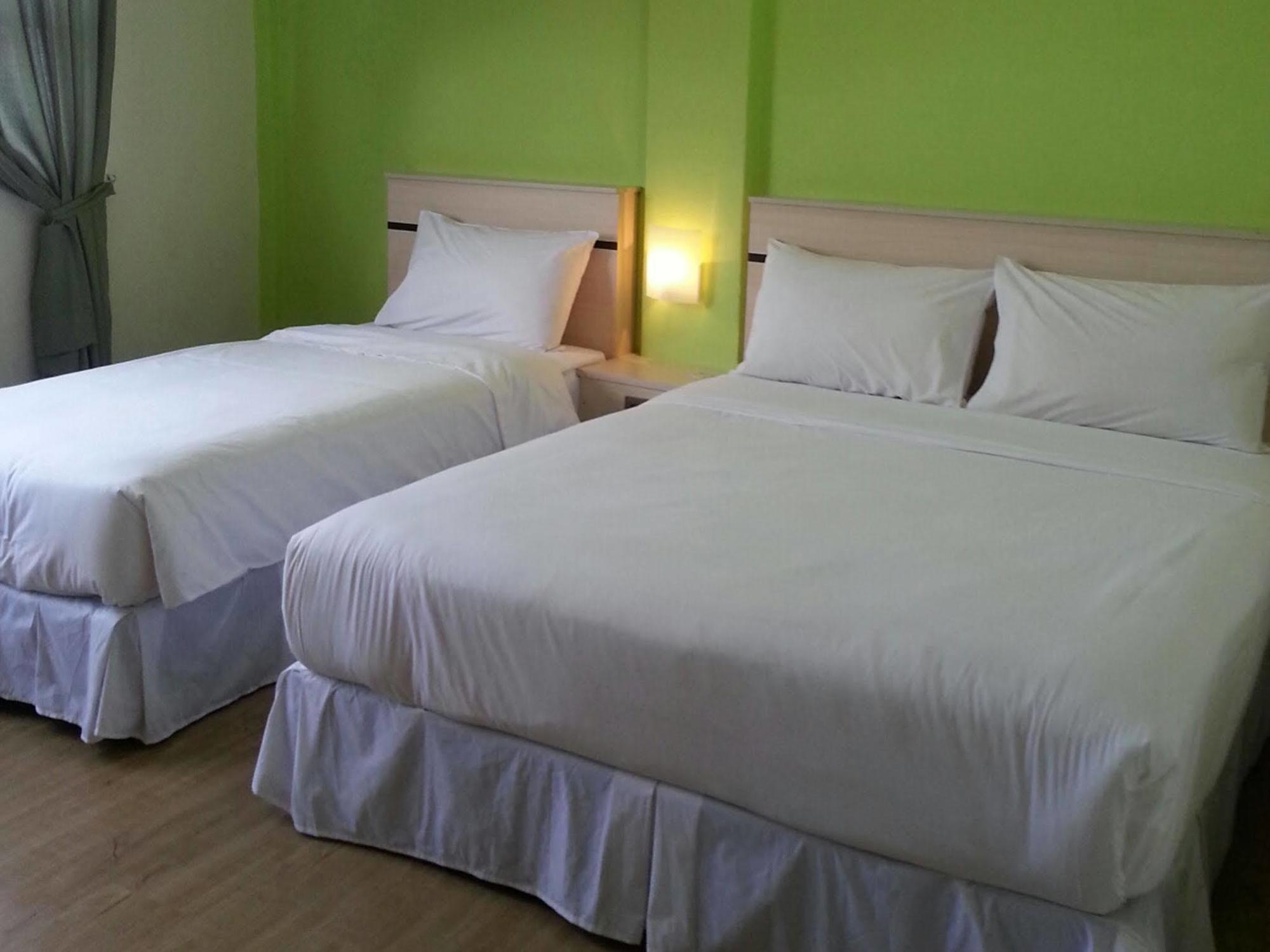 Merlin Hotel Penang George Town Exterior photo