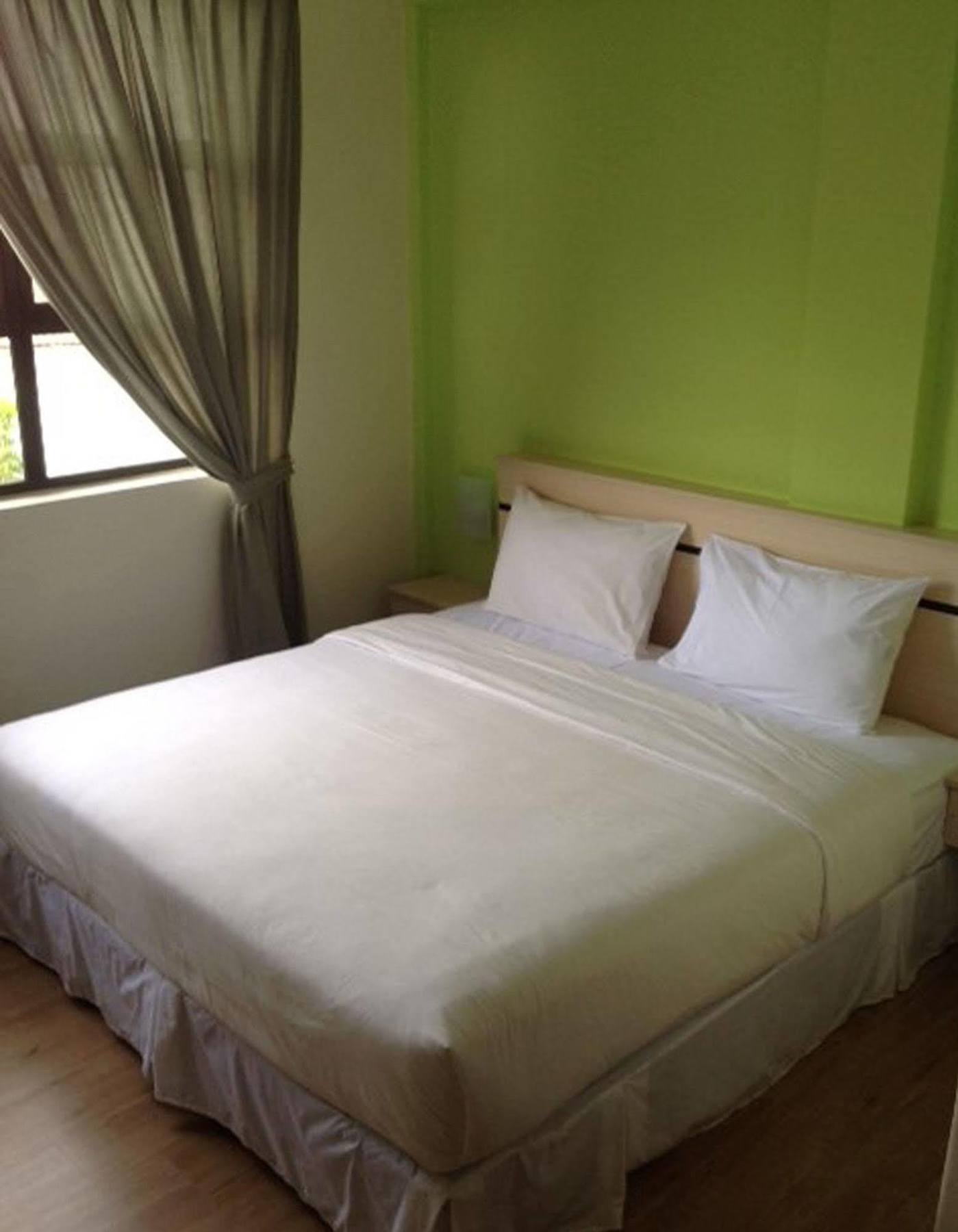 Merlin Hotel Penang George Town Exterior photo