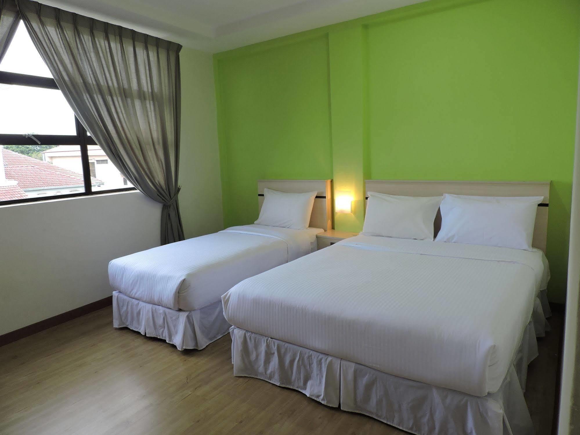 Merlin Hotel Penang George Town Exterior photo