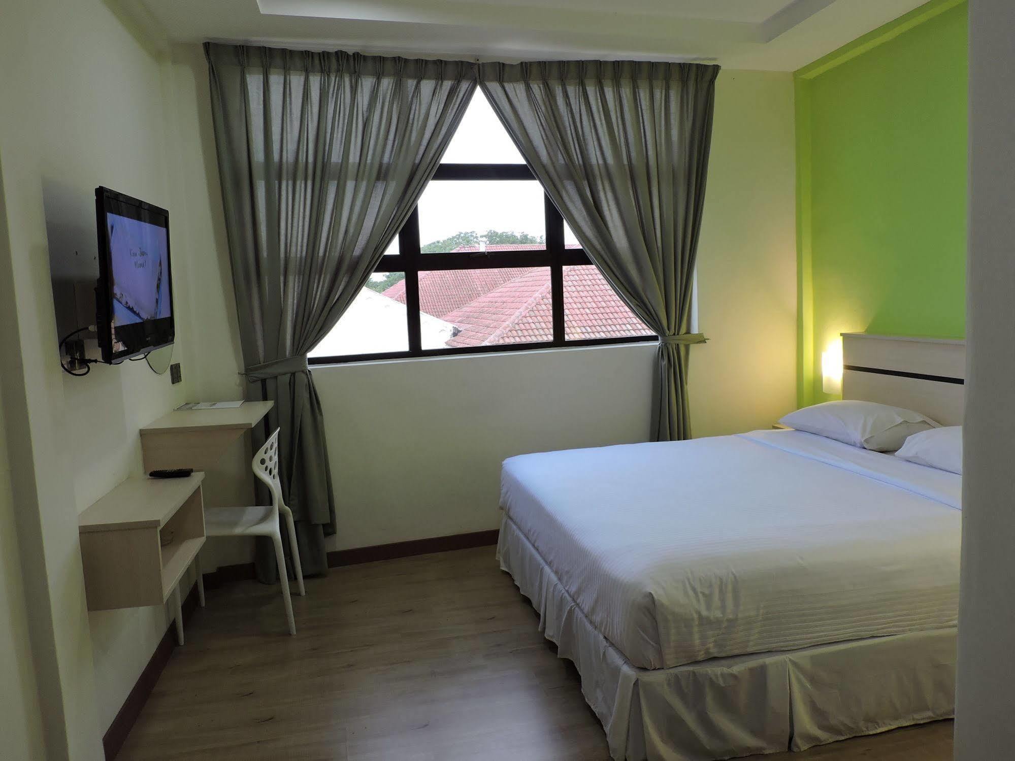 Merlin Hotel Penang George Town Exterior photo